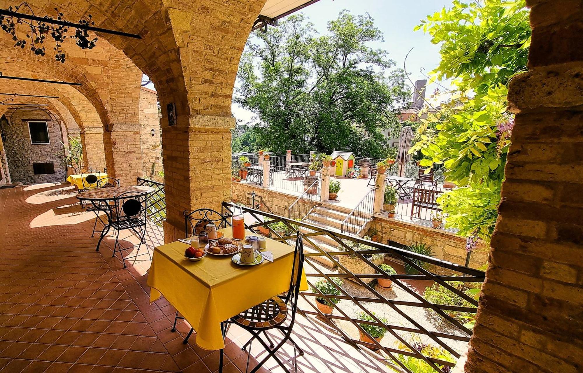 مبيت وإفطار أسكولي بيتشينو Antico Borgo Piceno المظهر الخارجي الصورة